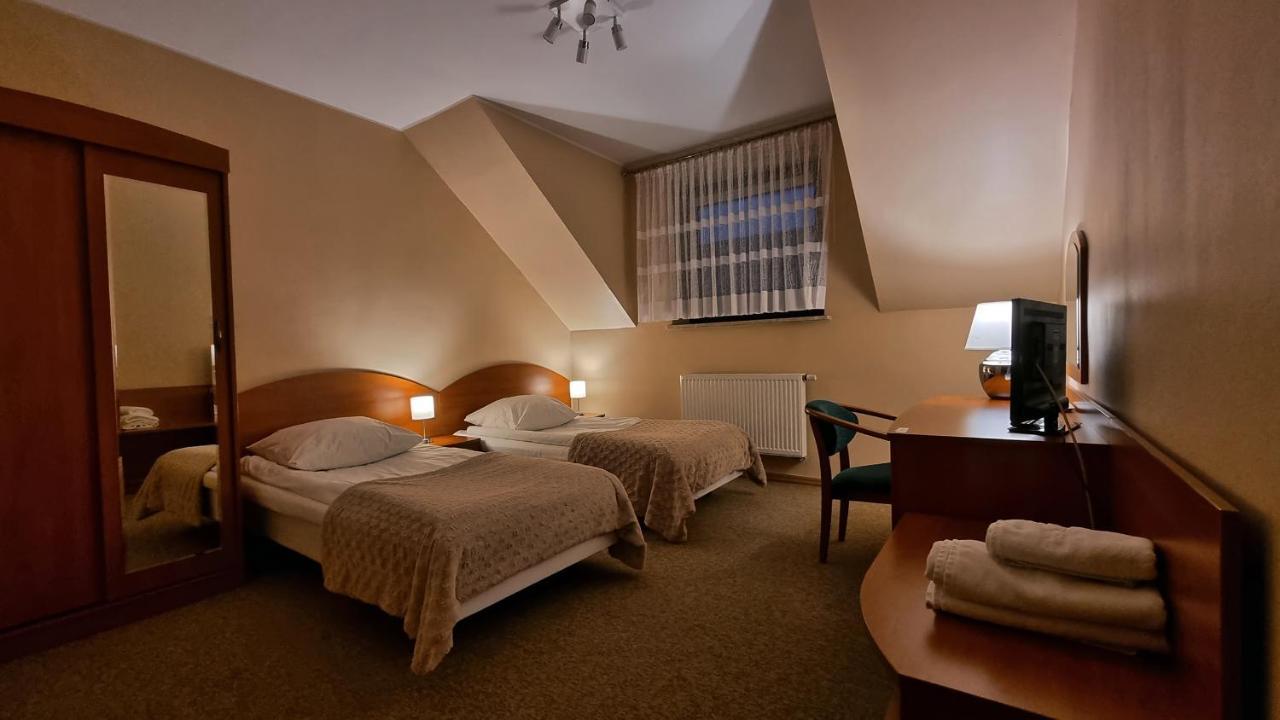 Hotel Jola Wrzesnia Ngoại thất bức ảnh
