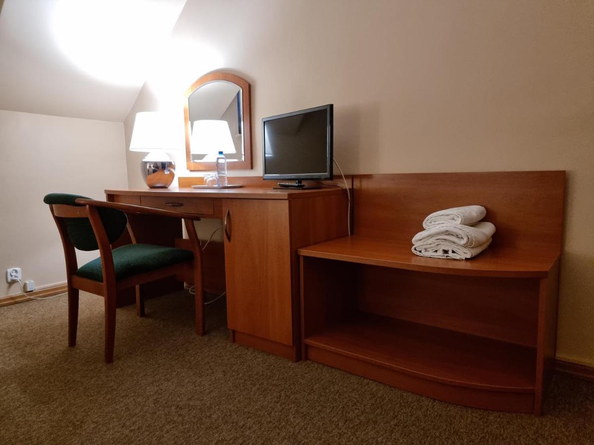 Hotel Jola Wrzesnia Ngoại thất bức ảnh