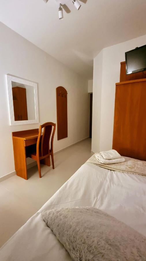 Hotel Jola Wrzesnia Ngoại thất bức ảnh
