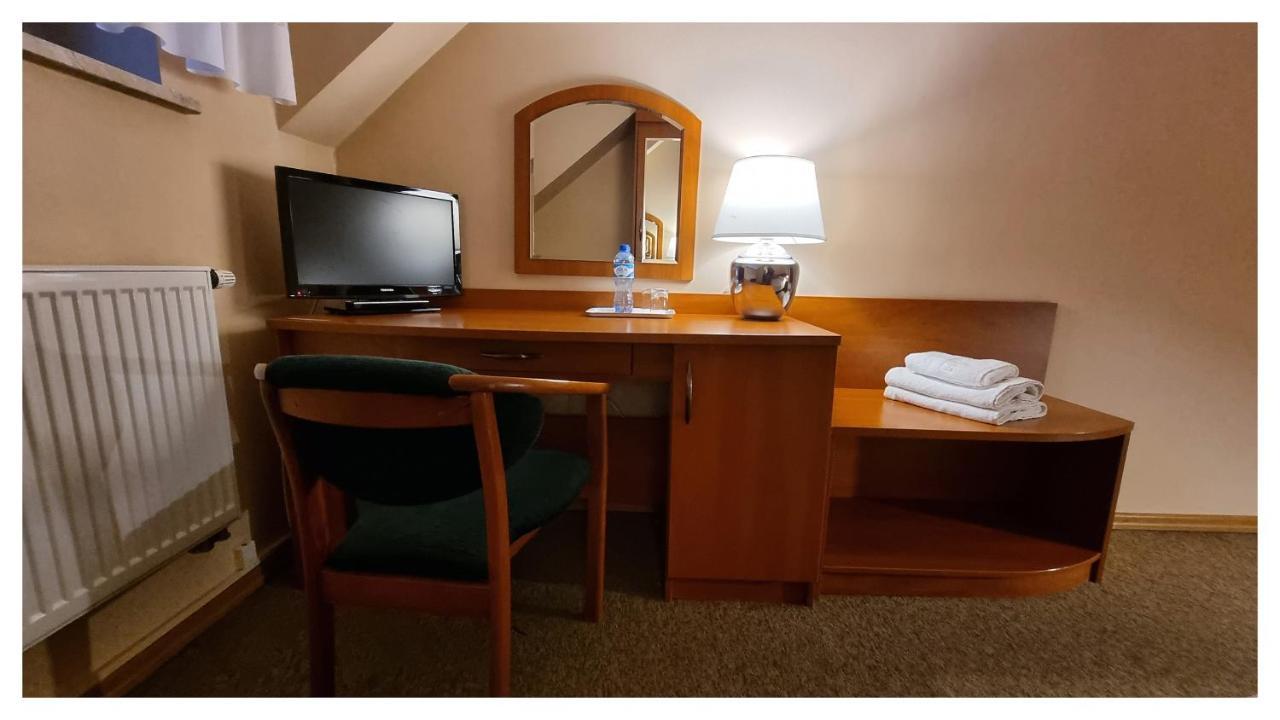 Hotel Jola Wrzesnia Ngoại thất bức ảnh
