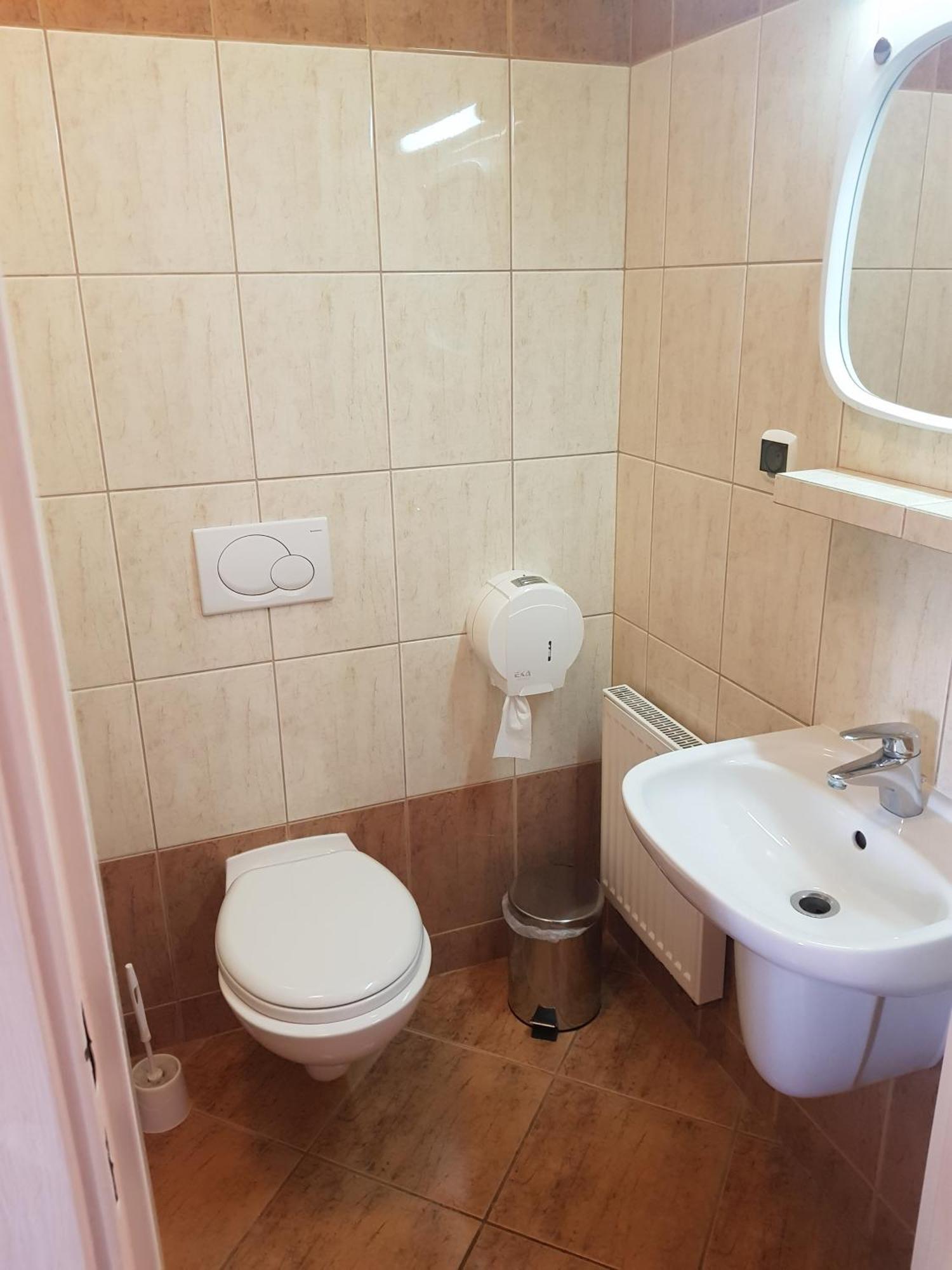 Hotel Jola Wrzesnia Ngoại thất bức ảnh
